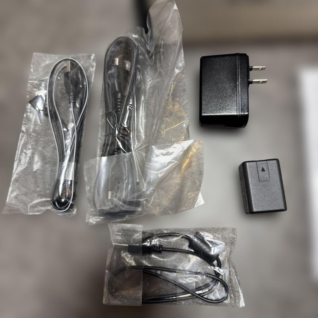 ほぼ未使用　【卒業・卒園式におすすめ】HC-W580M ビデオカメラ