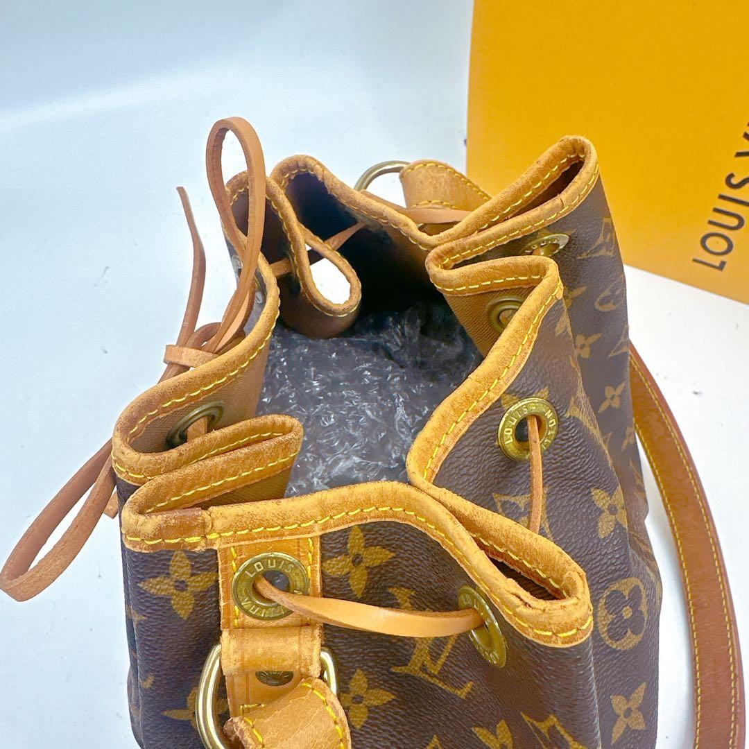 ルイヴィトン　モノグラム　巾着　ショルダーバッグ　プチノエ