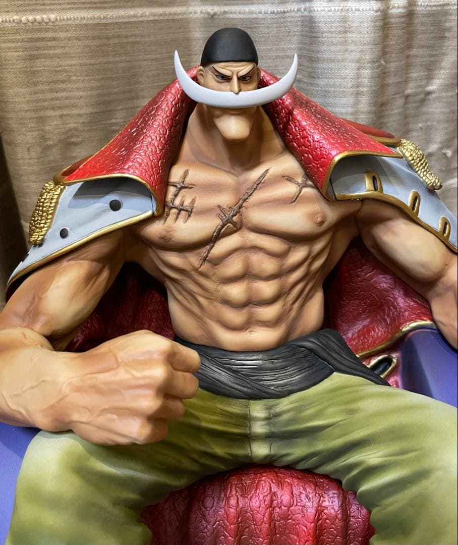 ワンピース　アーカイブコレクション　 白ひげ　フィギュア