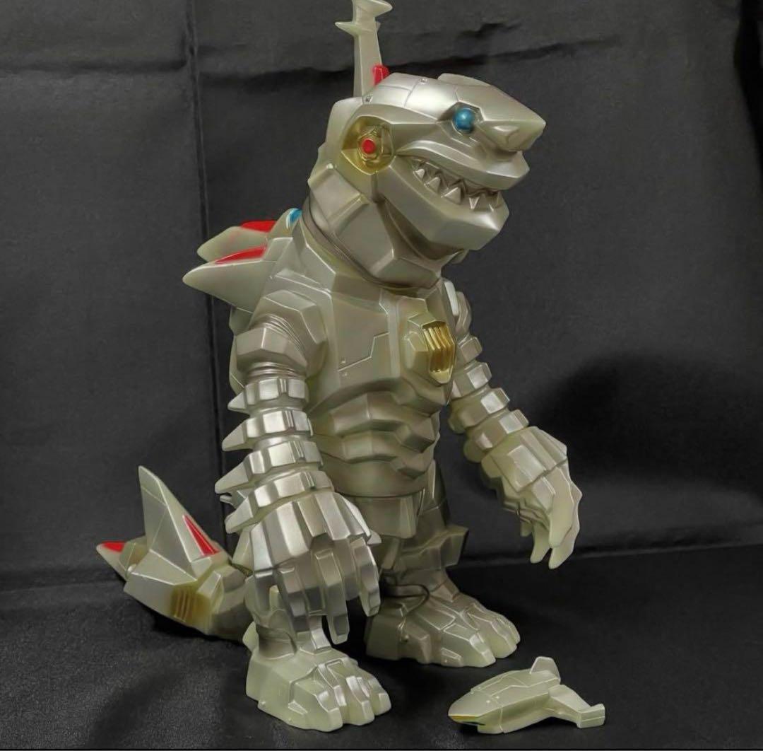 J*m様 メディコムトイ medicomtoy 抽選当選品 メカイサンダー