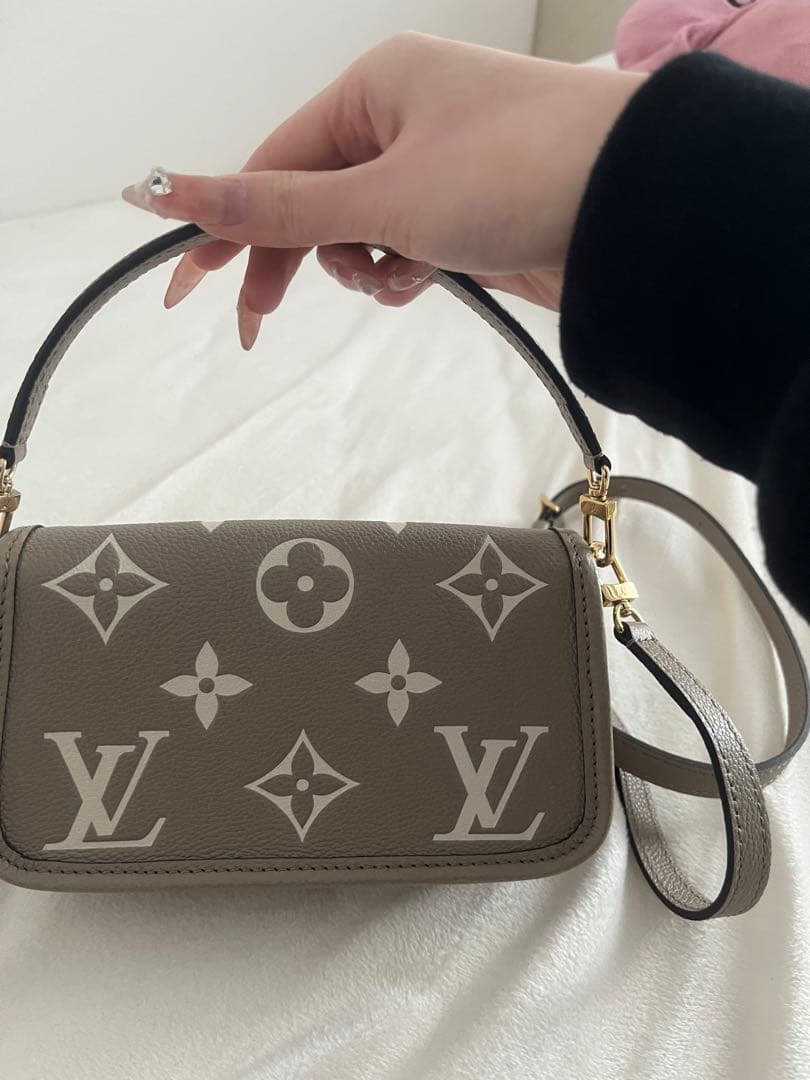 LOUIS VUITTON ナノ・ディアヌ ショルダーバッグ　ルイヴィトン