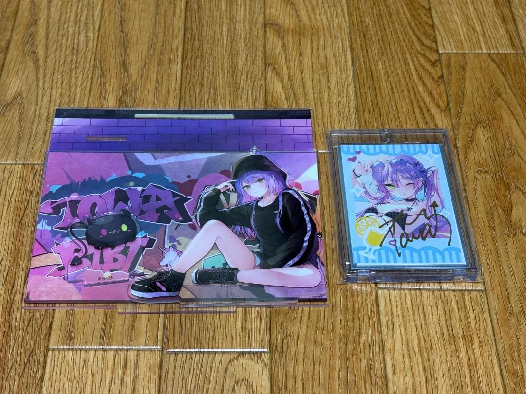 常闇トワ　誕生日記念 直筆サイン入りチェキ風ブロマイドカード＋アクリルスタンド