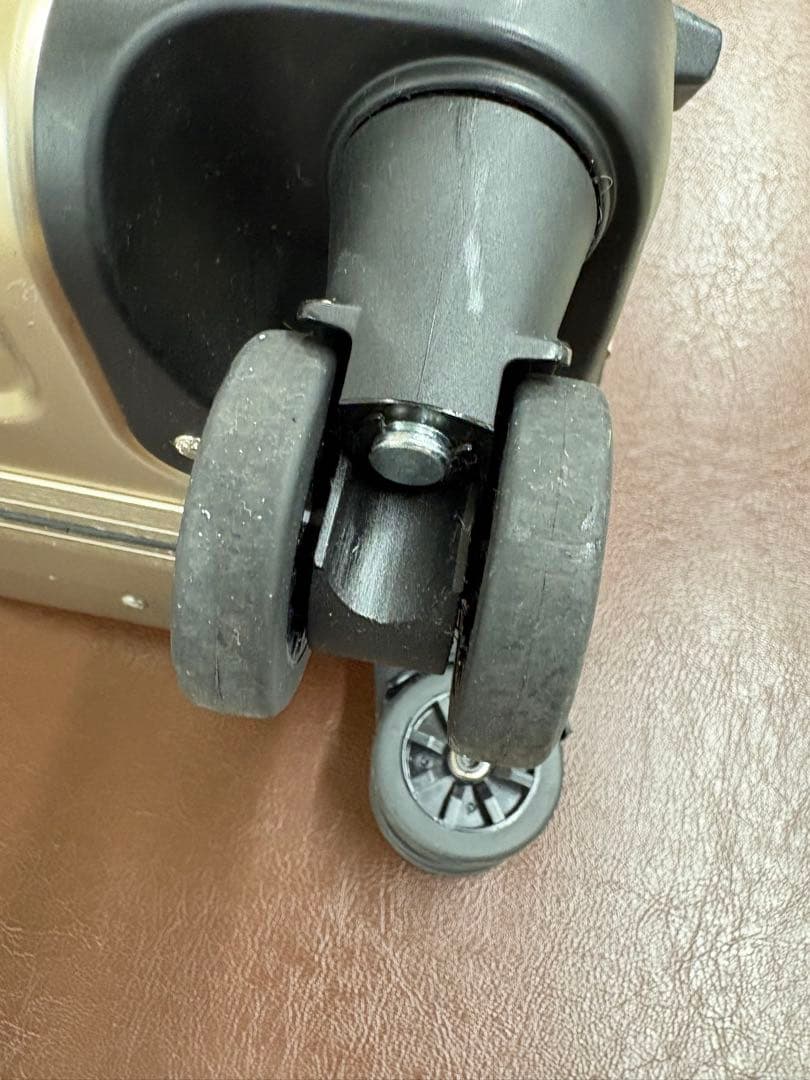 セール‼️ ゼロハリバートン　ジオ3.0 アルミ　キャリー 中古　正規品　4輪