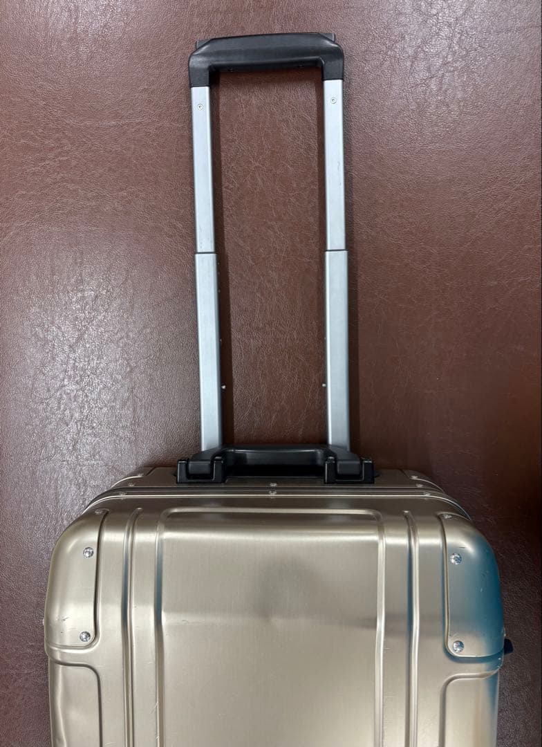 セール‼️ ゼロハリバートン　ジオ3.0 アルミ　キャリー 中古　正規品　4輪