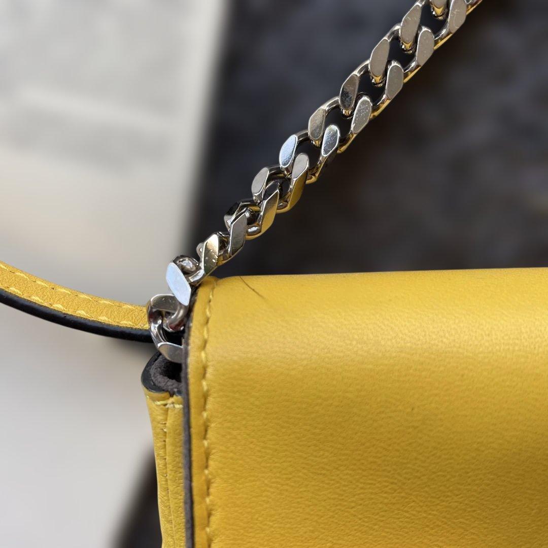 FENDI フェンディ　マイクロバゲット イエロー　シルバー金具　新品難あり