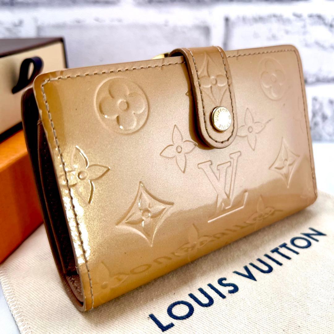ルイヴィトン ヴェルニ ポルトフォイユ ヴィエノワ カフェオレ がま口財布