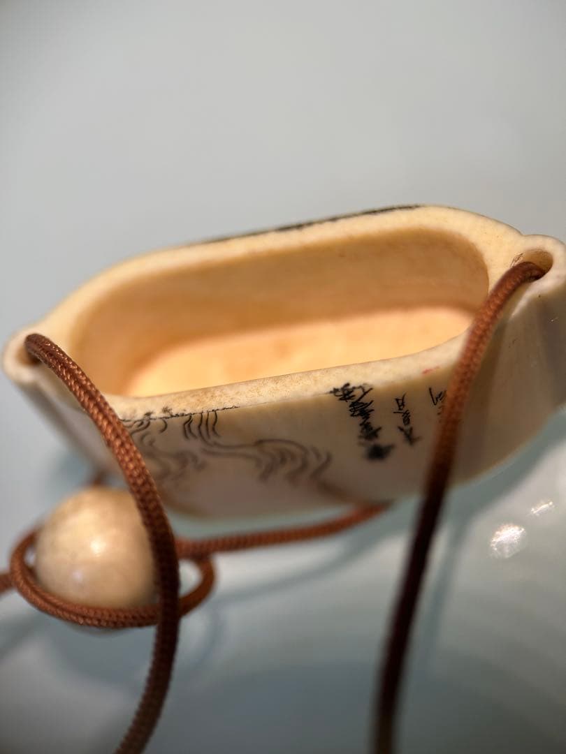 印籠　時代物 マンモス牙製　根付　4段 銘彫刻 提物　骨細工