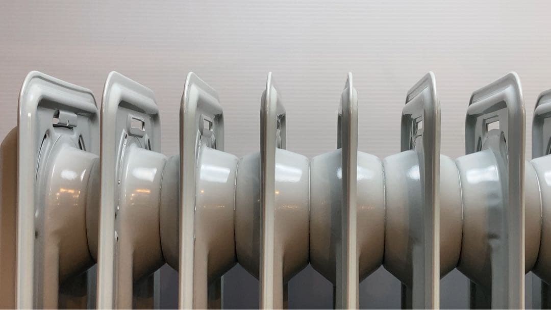 デロンギ　オイルヒーター　KHD410812-GC