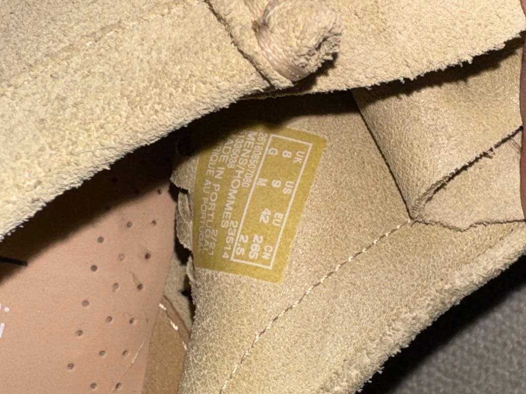 靴 clarks supreme wallabee