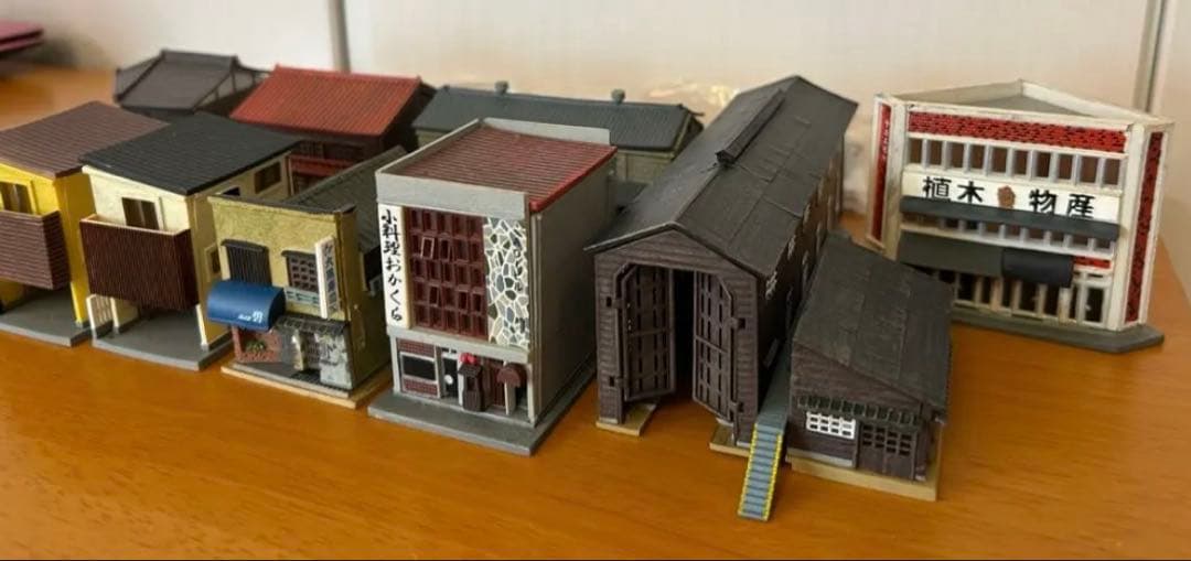 ジオコレ建物11個セット　車両倉庫　狭小住宅　小料理屋他