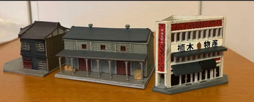 ジオコレ建物11個セット　車両倉庫　狭小住宅　小料理屋他