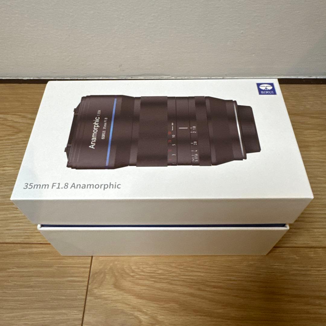 SIRUI 35mm F1.8 Anamorphic 1.33xレンズ