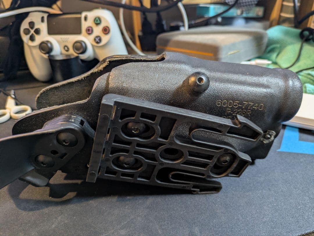 実物 サファリランド 6004 P226 ライト対応ホルスター