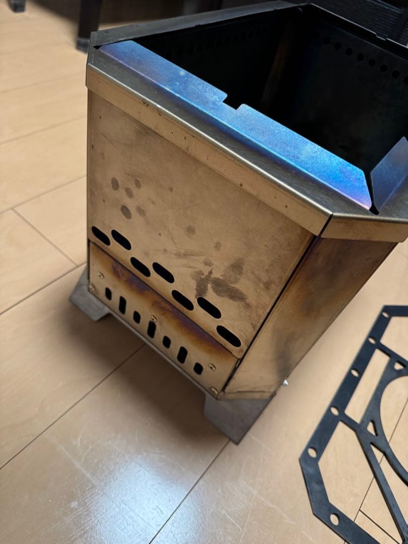 POMOLY x CAMPING TOGETHER焚き火台 ミョルニル チタン製