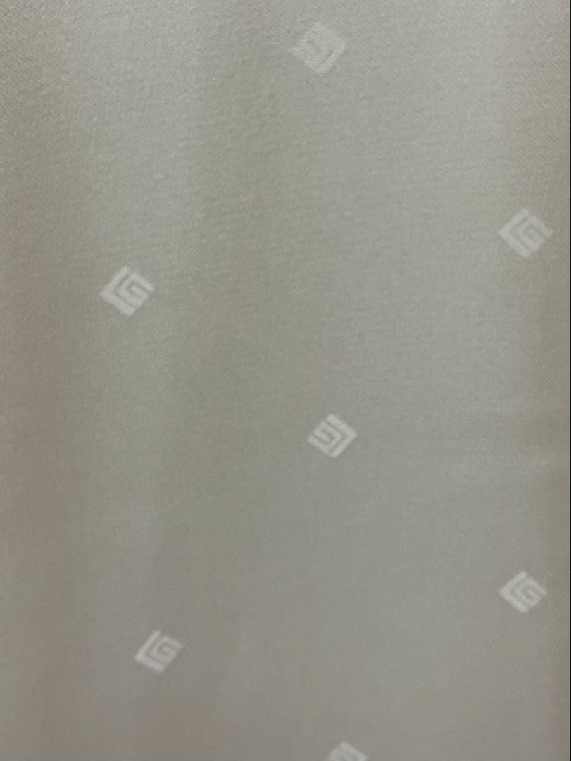 赤白黒 花模様　ブランド　振袖