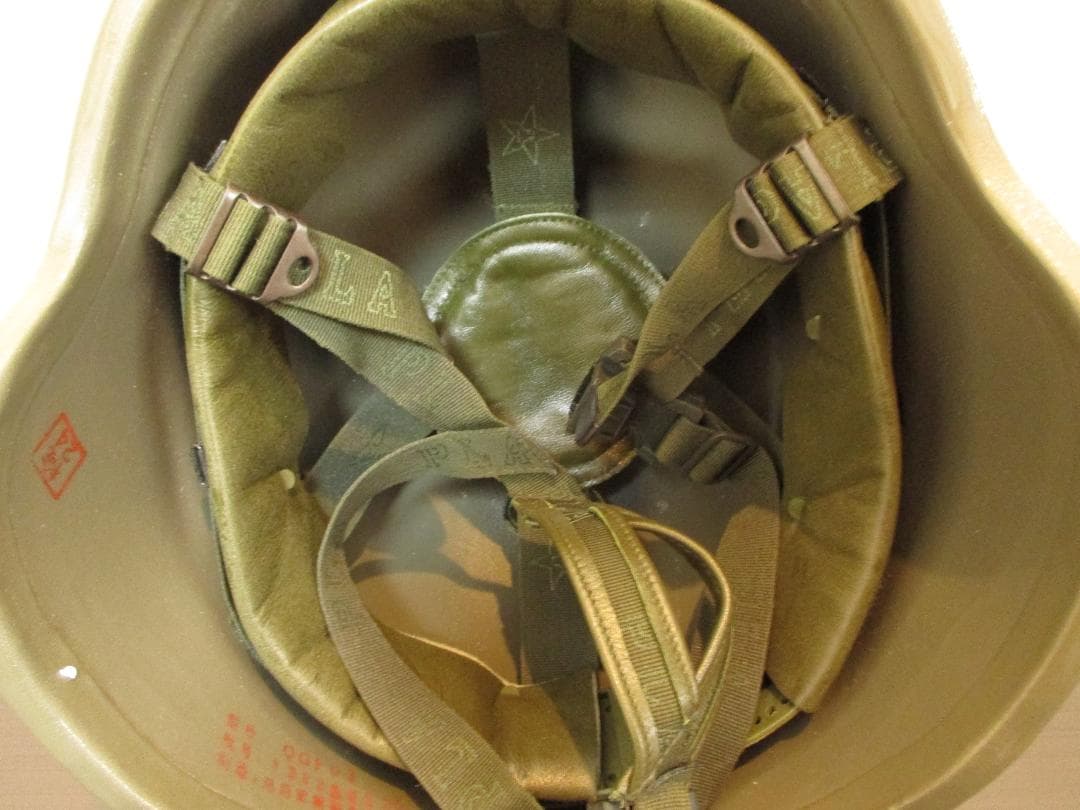 未使用　中国軍　QGF03　03式ヘルメット　軍用ヘルメット　防弾ヘルメット