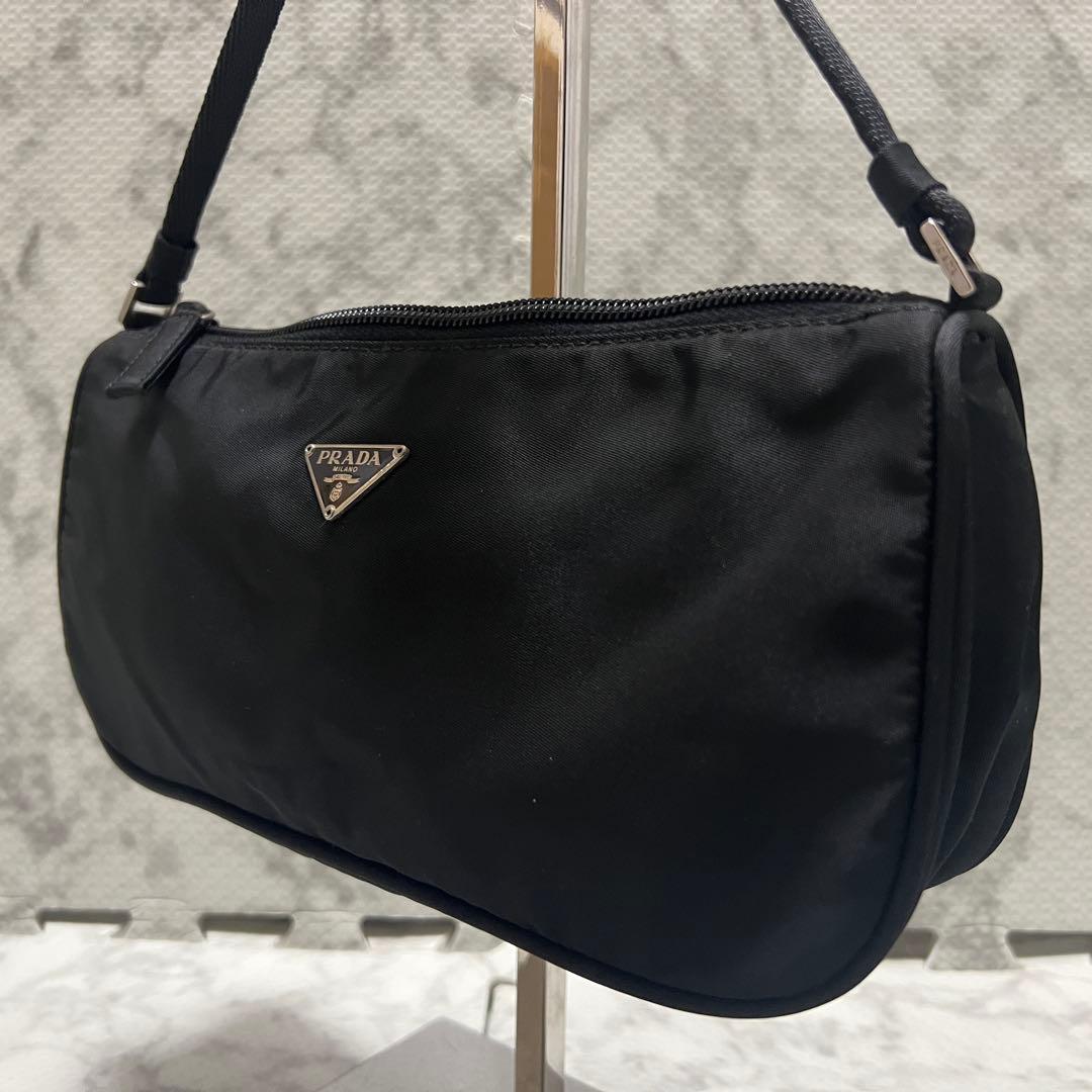 美品✨プラダ アクセサリーポーチ ハンドバッグ ナイロン 三角ロゴ ブラック