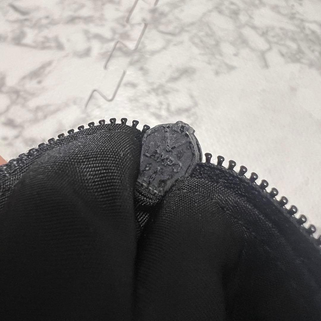 美品✨プラダ アクセサリーポーチ ハンドバッグ ナイロン 三角ロゴ ブラック