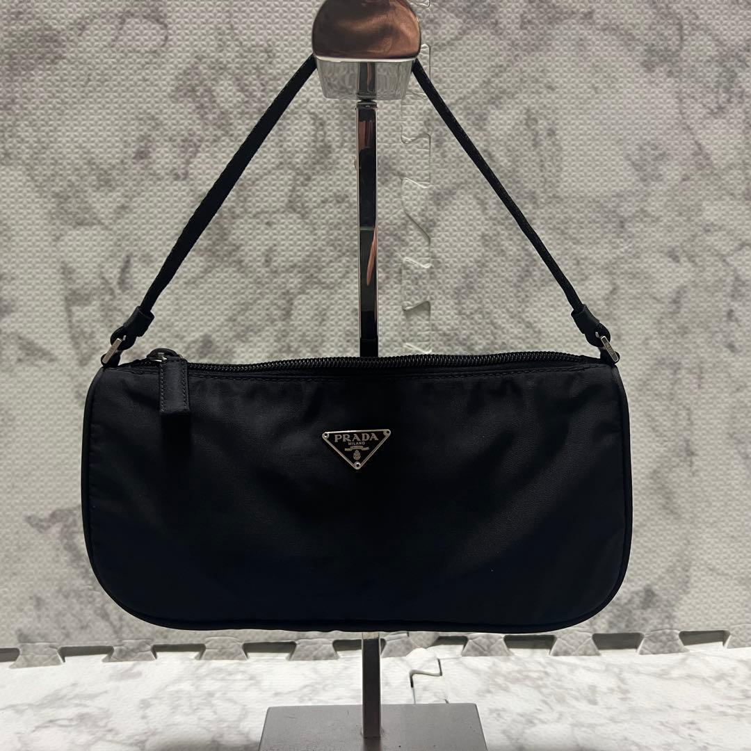 美品✨プラダ アクセサリーポーチ ハンドバッグ ナイロン 三角ロゴ ブラック