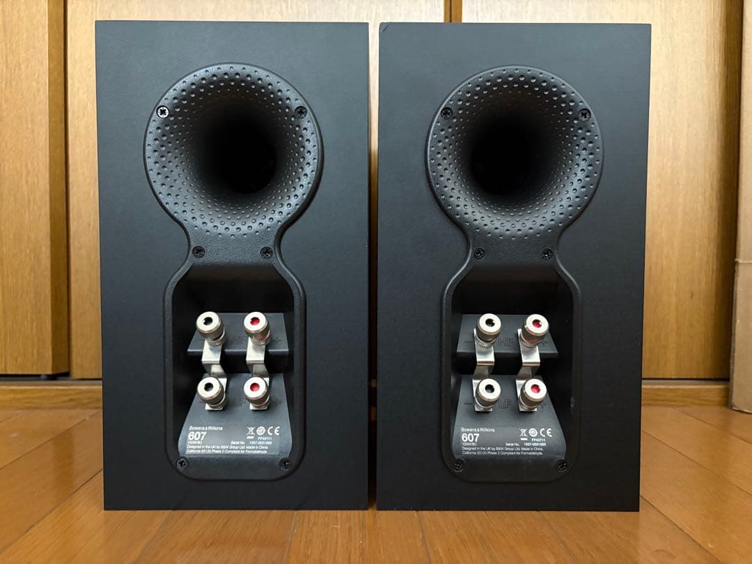 Bowers & Wilkins / B&W 607 マットブラック スピーカー