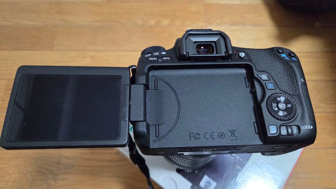 Canon EOS 8000D デジタル一眼レフカメラ