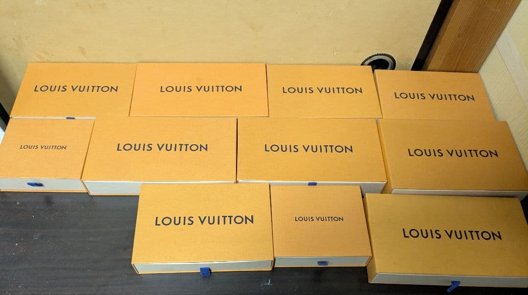 LOUIS VUITTON ギフトボックスとバッグセット