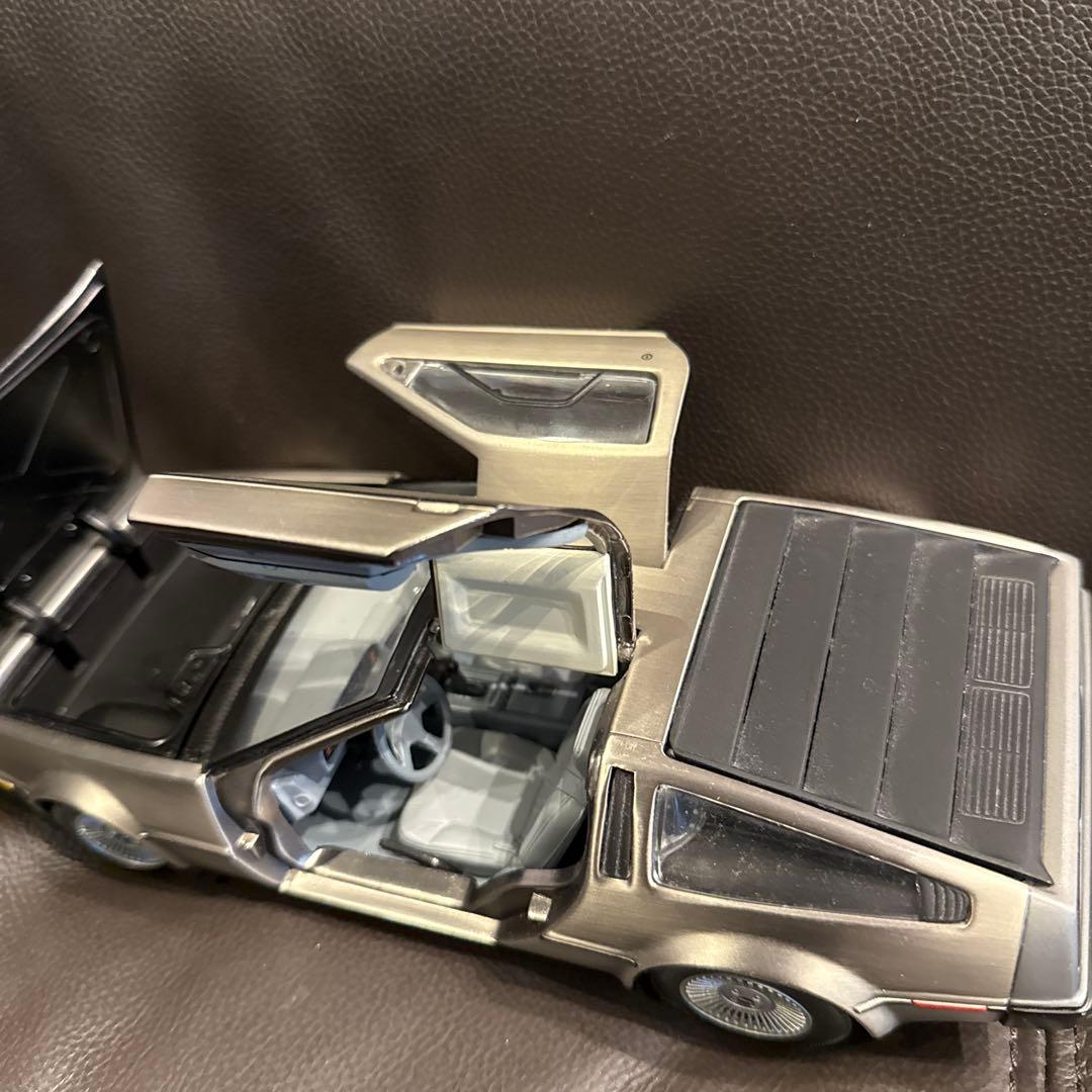 1/18ミニカー　DE LOREAN LK 1981