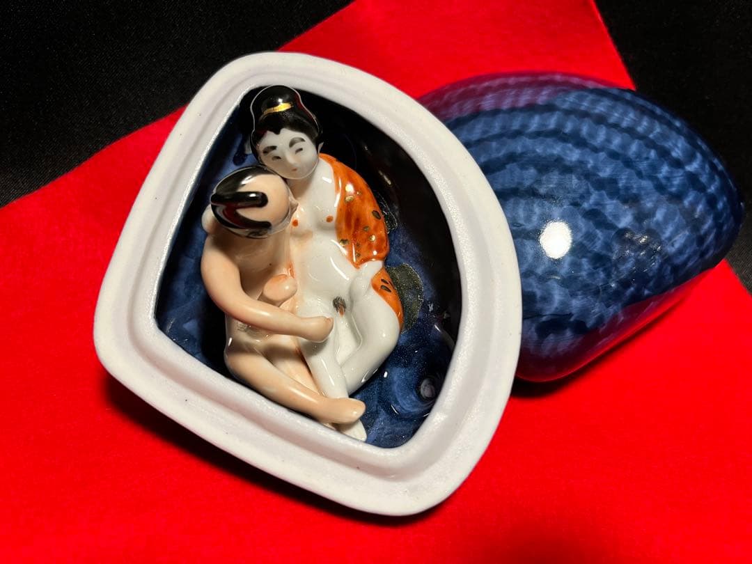 春画 陶器 貝合わせ 日本陶芸 骨董 しゅんが はまぐり型 置物