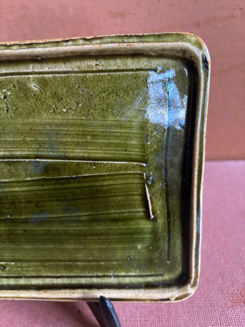 KATSU　人間国宝荒川た豊蔵作瀬戸唐津緑釉ヘラ板目文四ツ足長皿　検小十