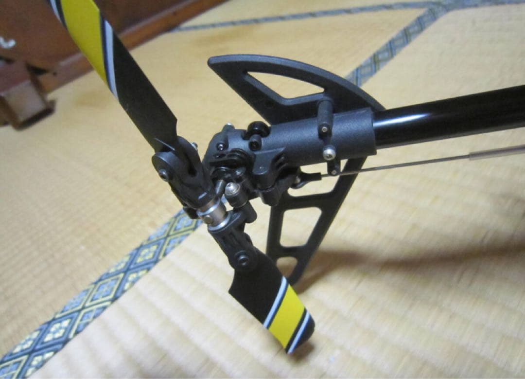 が*丸様 V450D03 RCヘリコプター　新品バッテリー　新品キャビン1台　操