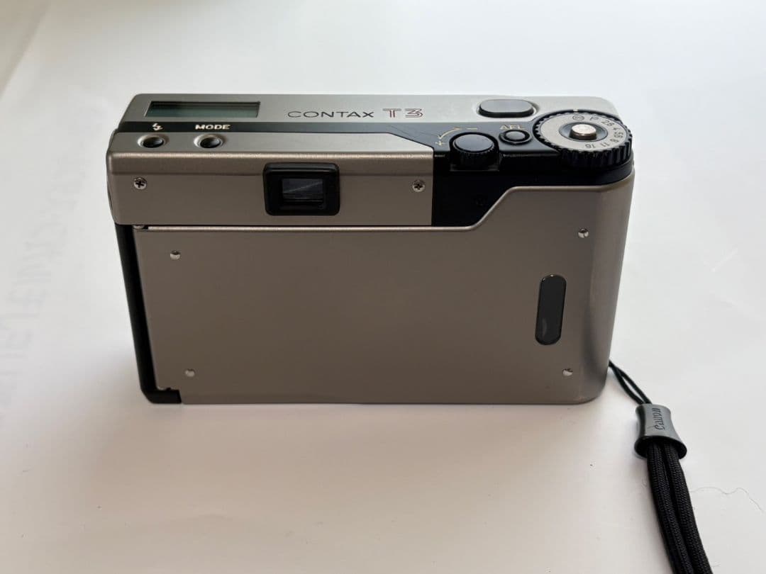 CONTAX T3 コンパクトフィルムカメラ　チタンシルバー