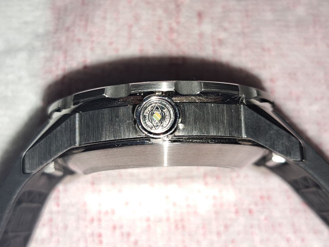 自動巻き腕時計　ラバーベルト