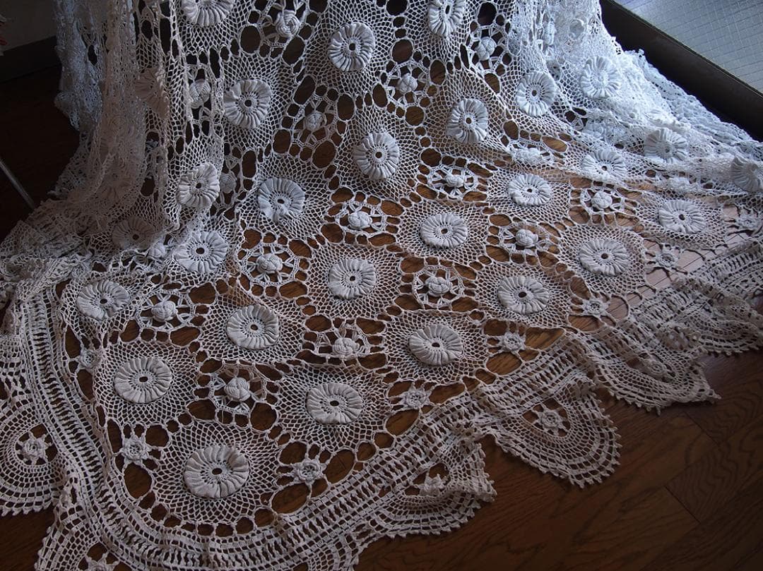 花の模様 かぎ針編みクロシェレース ベッドカバー アイリッシュクロシェ/K309