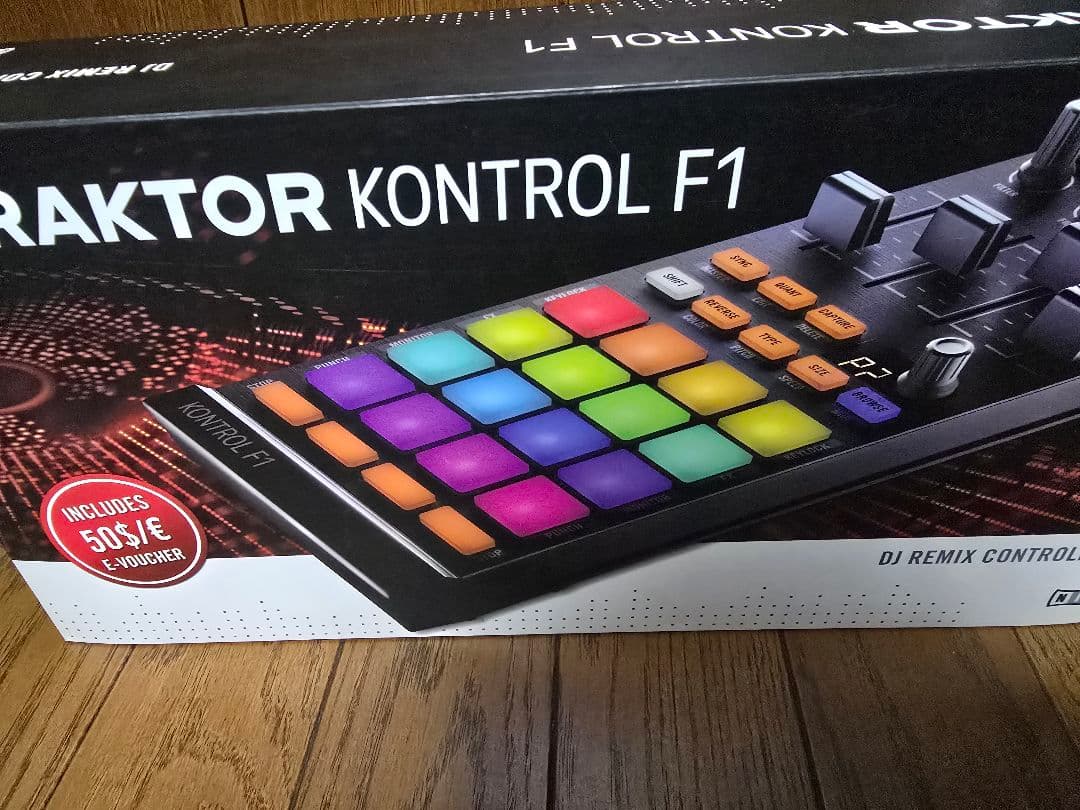 TRAKTOR KONTROL F1 DJコントローラー