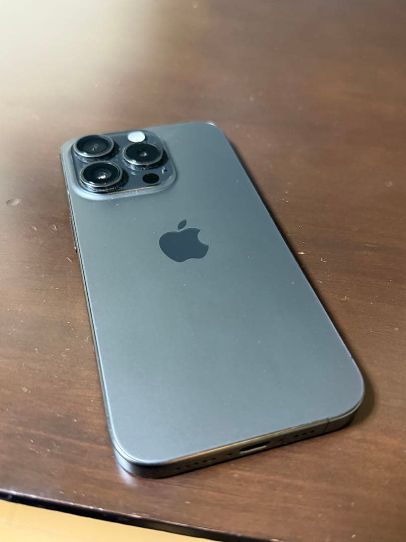 iPhone 15 Pro ブラック 本体