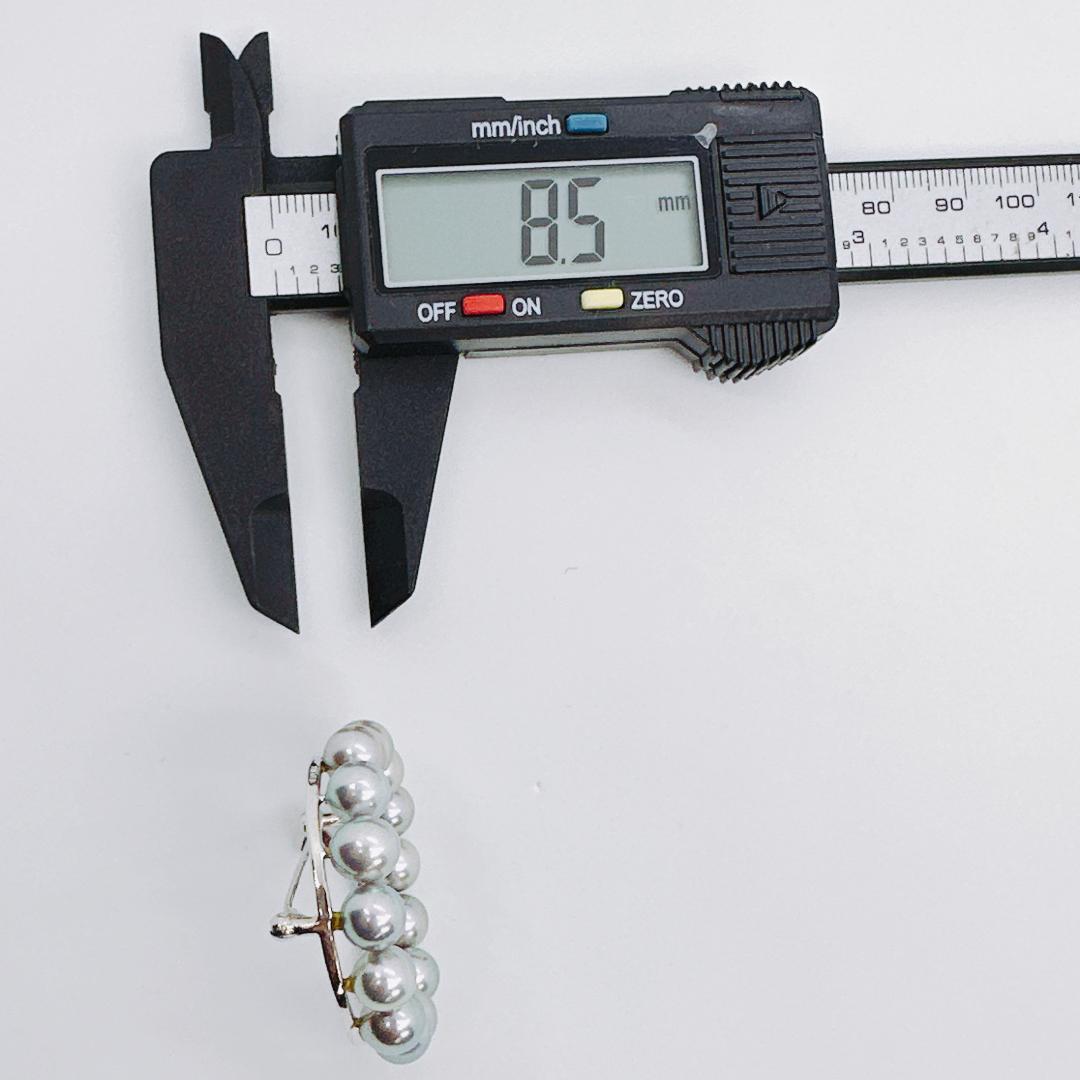 【変わった色のパールブローチ・無料匿名配送】シルバーパールサークルブローチ