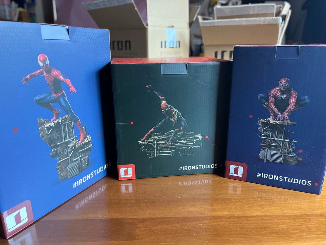 スパイダーマン 10/1スケールフィギュア