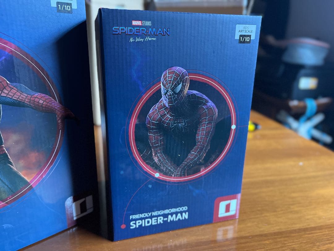 スパイダーマン 10/1スケールフィギュア