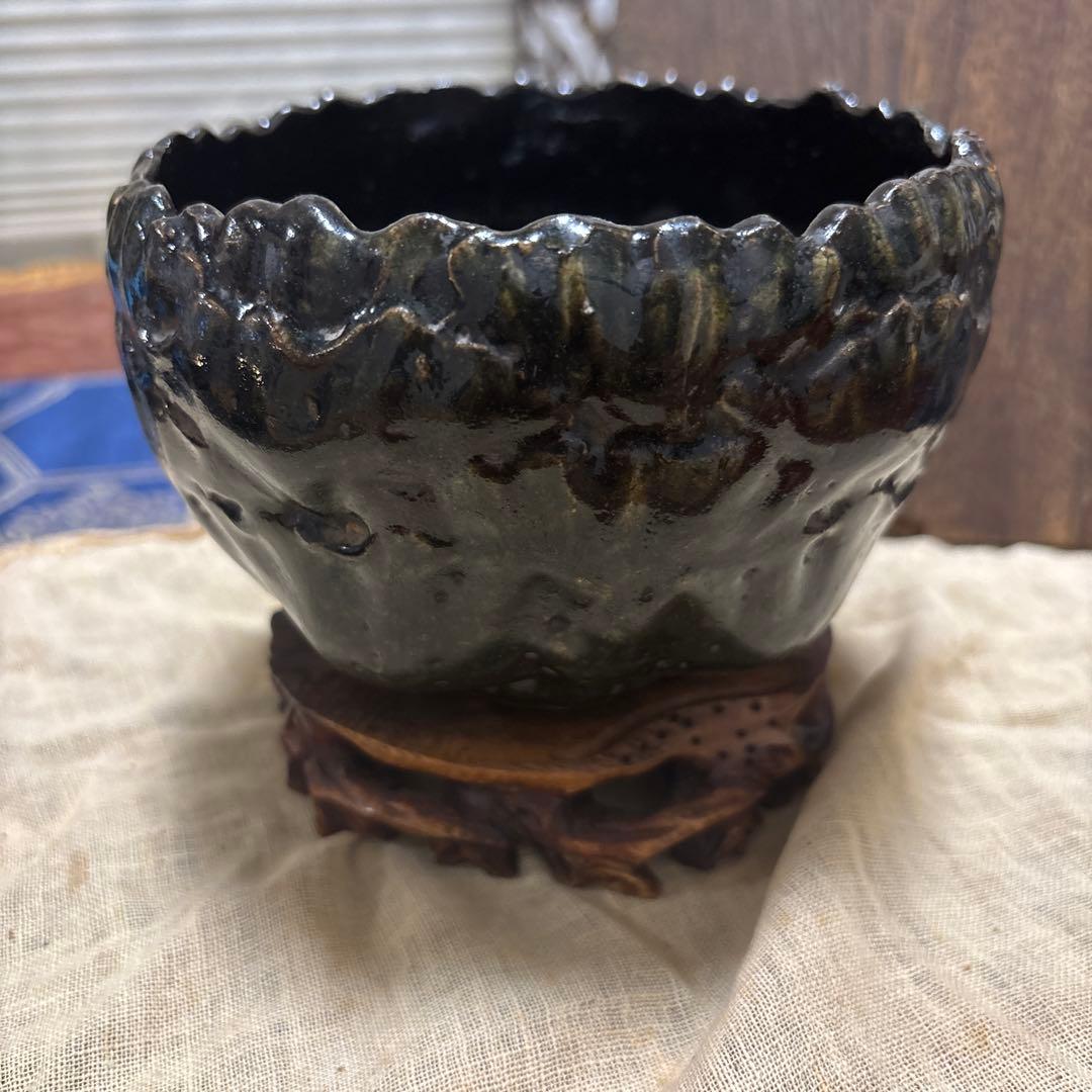 黒色陶器茶碗 木製箱付き