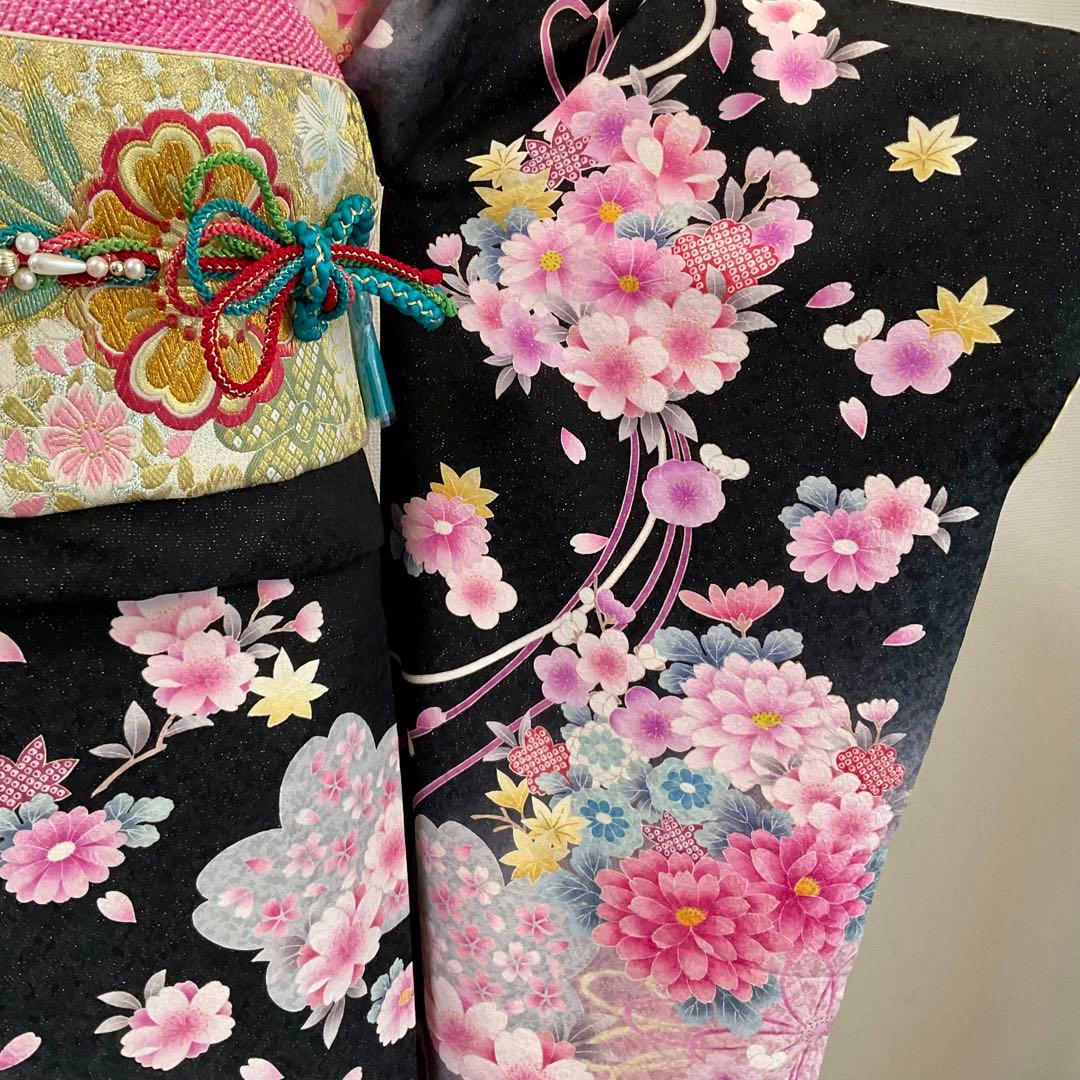 振袖　黒系　銀通し　刺繍　桜　菊　花玉　組みひも　正絹