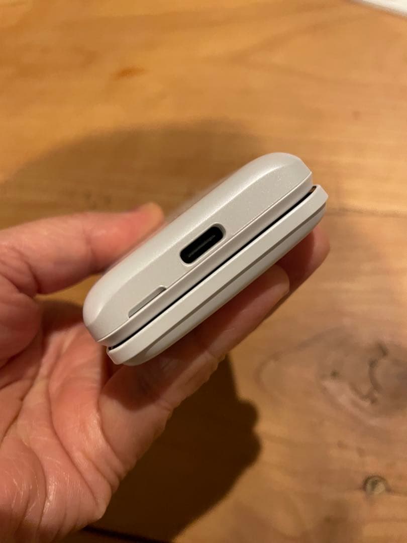 docomo DIGNO KY-42C ホワイト 本体 充電器付き