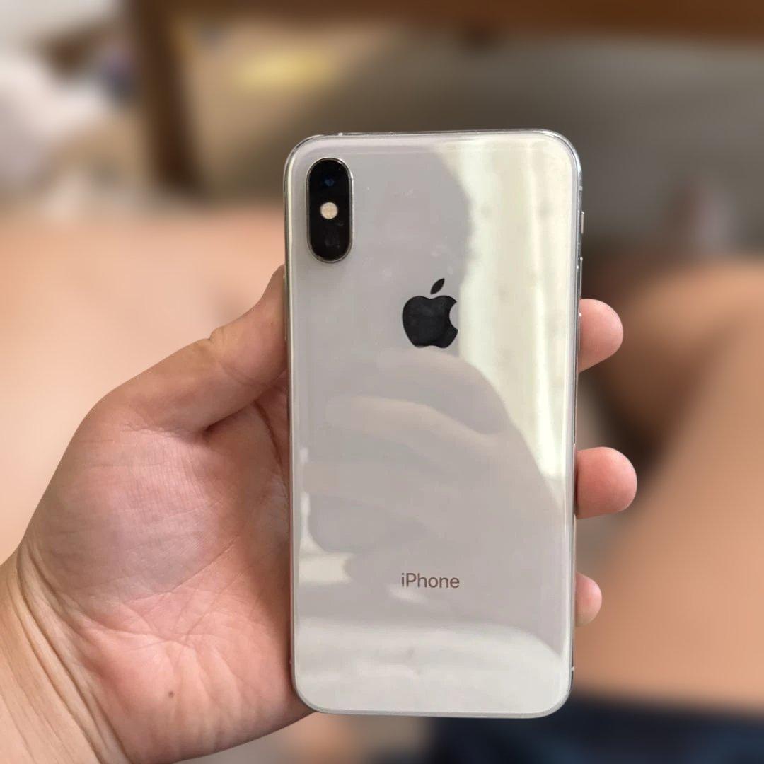 Apple iPhone Xs ジャンク シルバー 本体