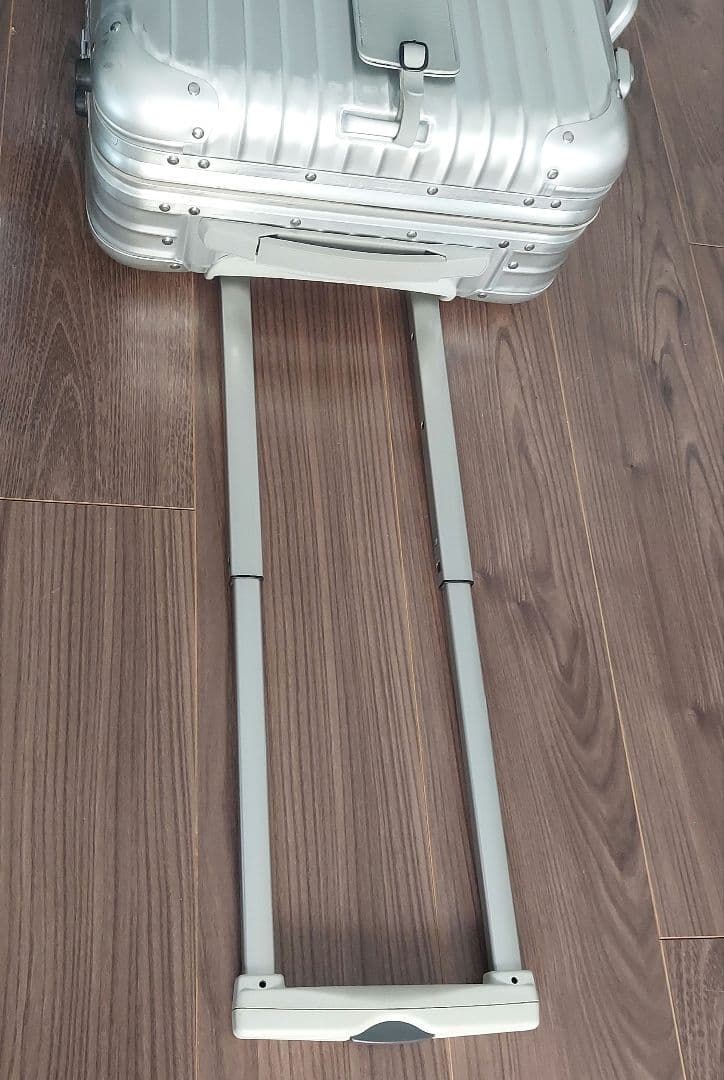 リモアキャリーケース　青ロゴ32L　シルバー アルミニウム