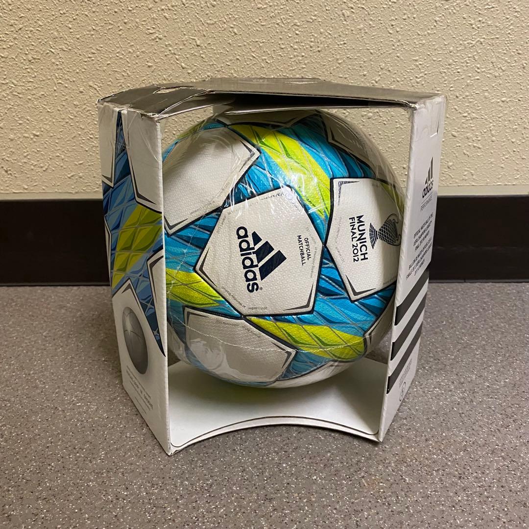 adidas チャンピオンズリーグファイナル2012サッカーボール　公式試合球