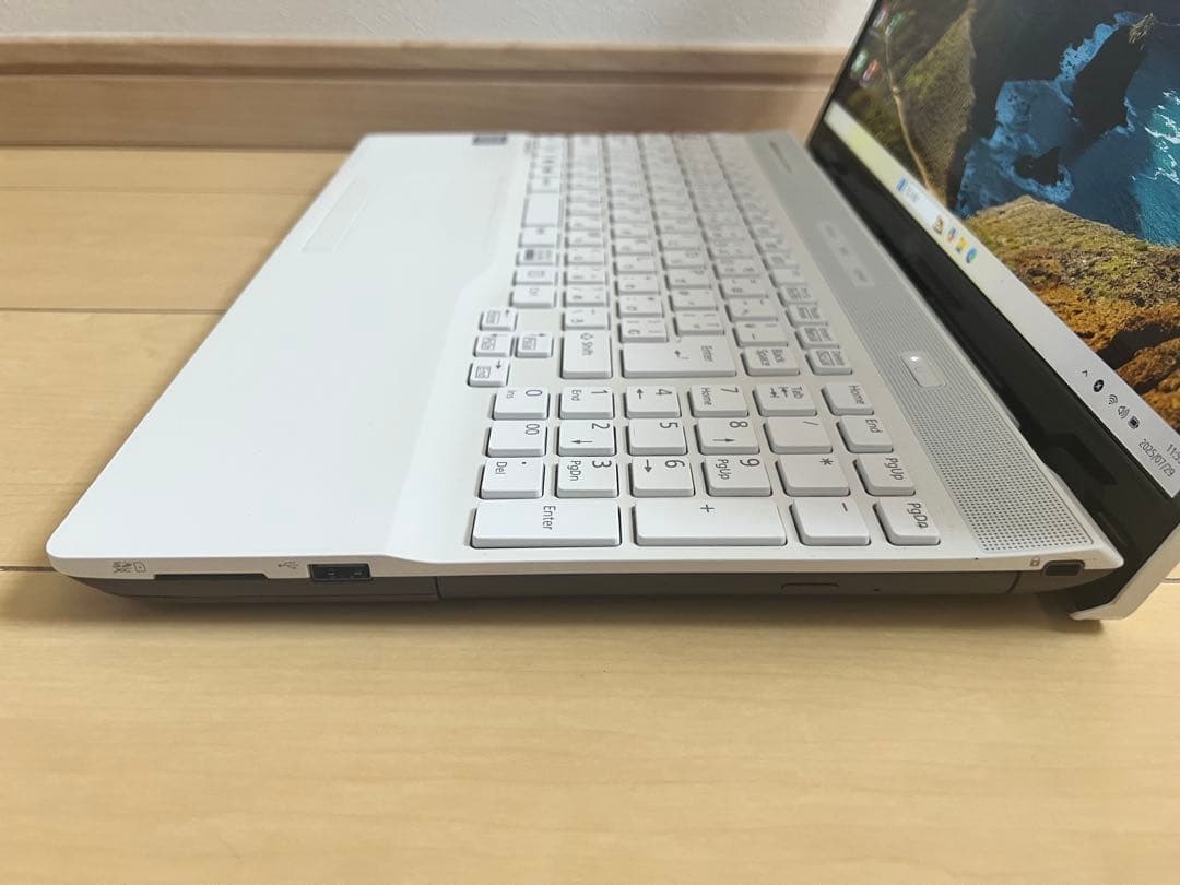 富士通 FMV AH45 Core i3 高速SSD Windows11