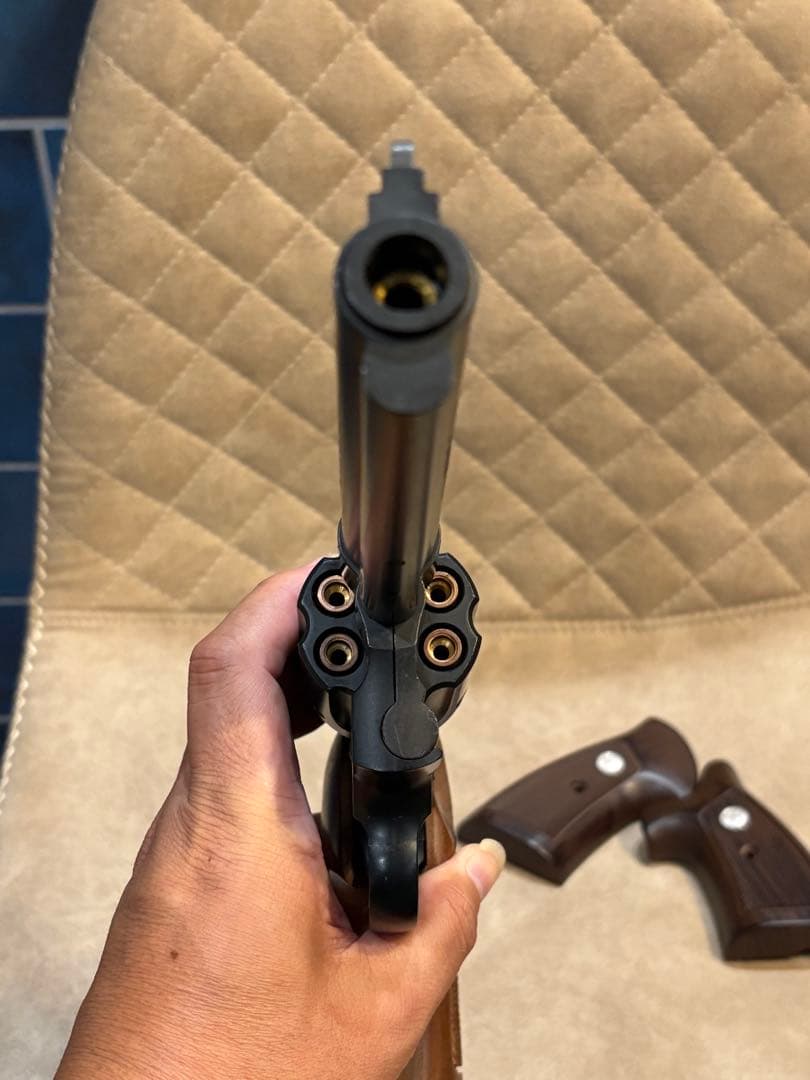 マルシン コルトアナコンダ 6インチ 木製グリップ（割れ有）