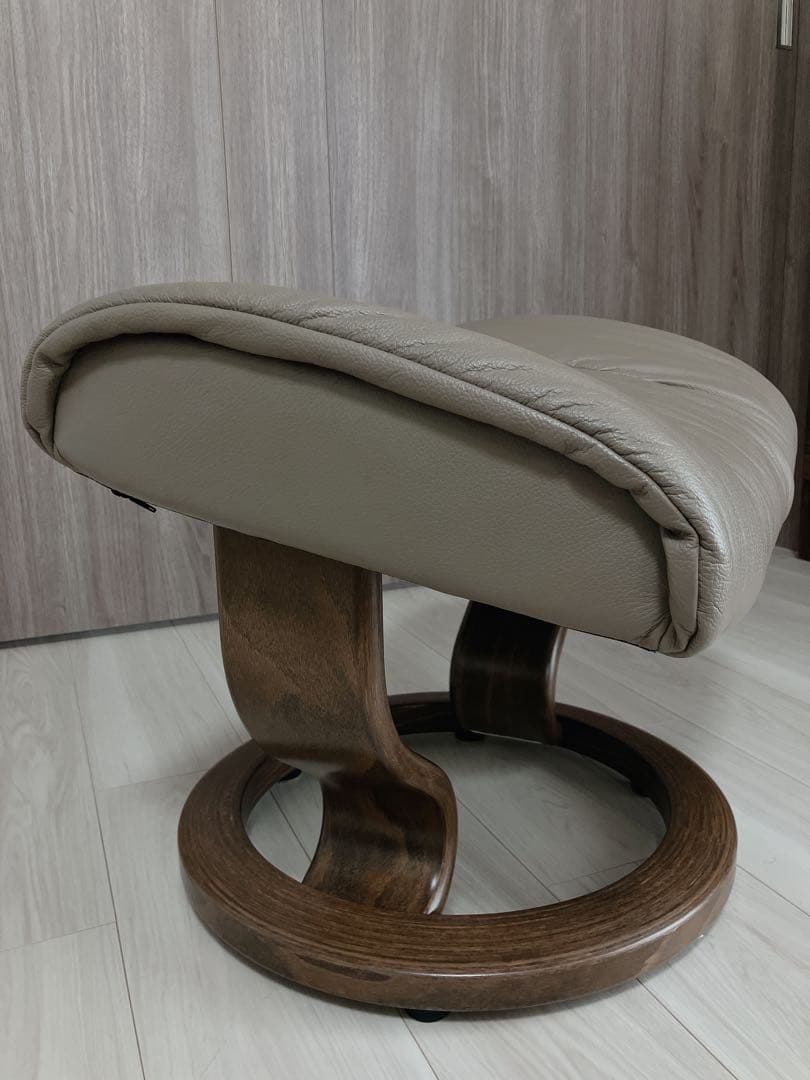 只今断捨離中☆　エコーネス ストレスレス メイフェア　オットマン‼︎