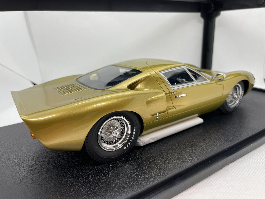 104-031 Cult 1/18 フォード GT40 Mk III 1966