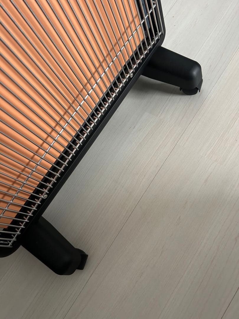 【未使用品】サンルミエ タイマー付 E800L-TM2 遠赤外線暖房器