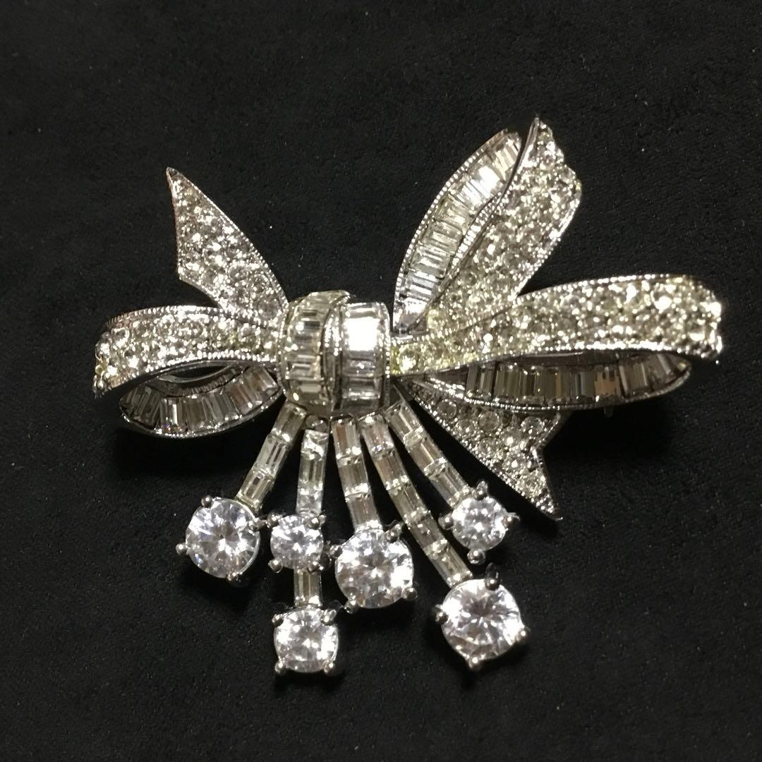 在庫一掃セール中！FOXEY リボンブローチ